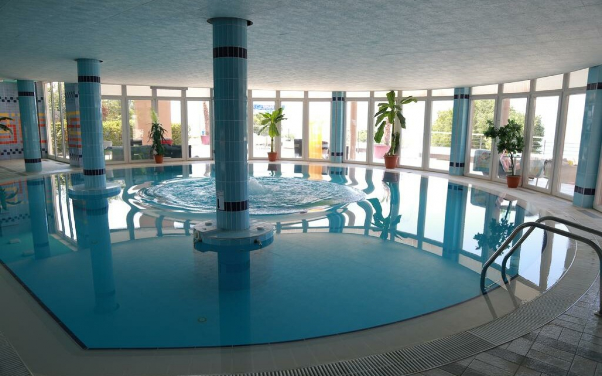 bazen hotel Marina Selce